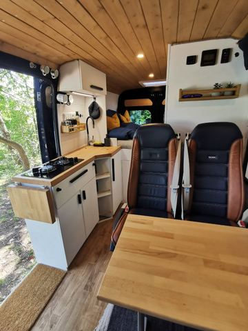 Obytná dodávka campervan – vlastní přestavba — fotografie 2